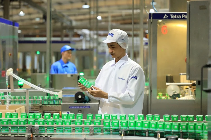 Vinamilk là doanh nghiệp FMCG duy nhất 12 năm liền có mặt trong Top 50 công ty niêm yết của Forbes Việt Nam