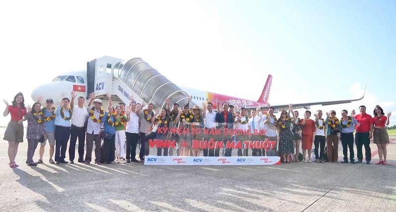 Vietjet kỷ niệm 10 năm bay Buôn Ma Thuột - Vinh