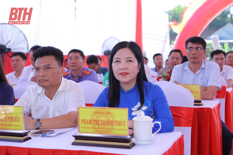 Khánh thành dự án đường giao thông từ thị trấn Yên Cát đi xã Tân Bình