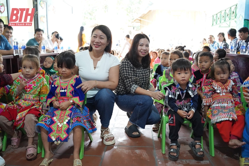 Khánh thành 2 phòng vao m88 tại điểm trường Mầm non bản Cơm