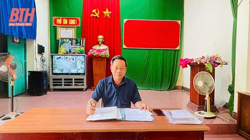 Bí thư chi bộ, tổ trưởng tổ dân phố tận tâm với công việc của dân