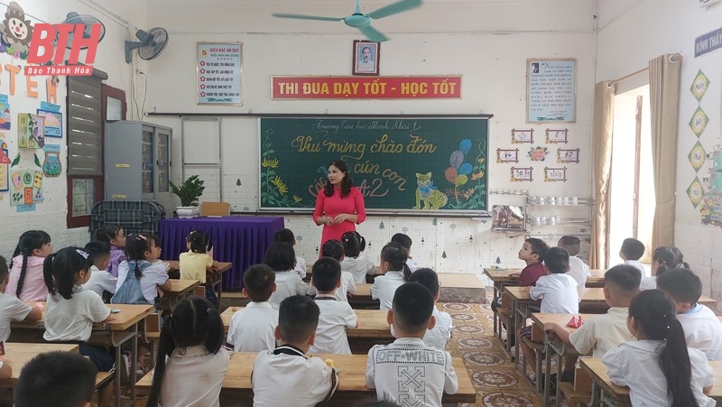 Học sinh lớp 1 náo nức tựu trường
