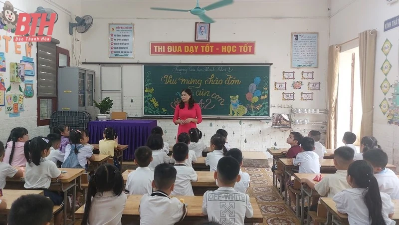 Học sinh lớp 1 náo nức tựu trường