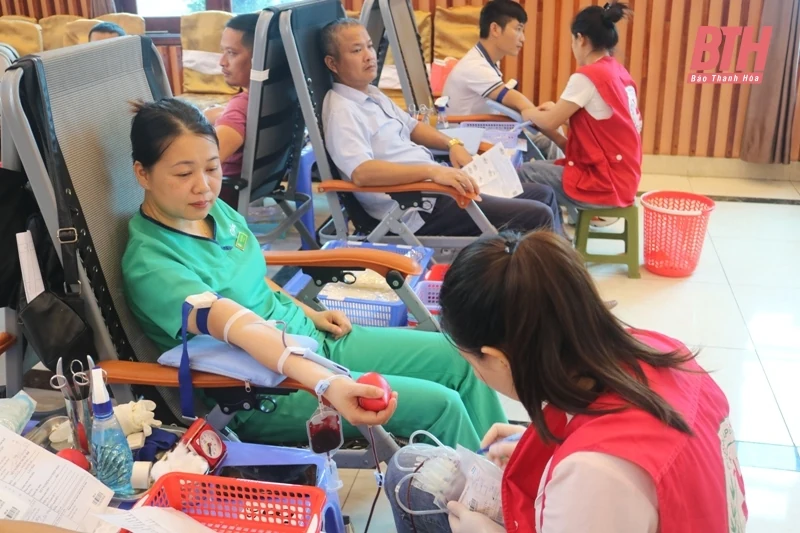 Tiếp nhận 402 đơn vị máu tại Ngày hội Hiến máu tình nguyện huyện Hoằng Hóa