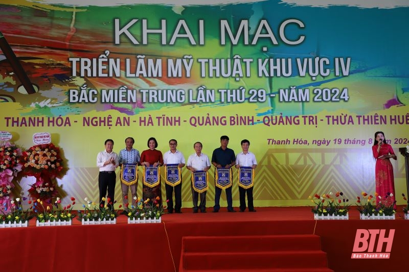 Khai mạc Triển lãm mỹ thuật khu vực IV, Bắc miền Trung lần thứ 29