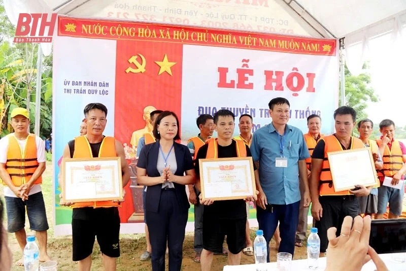 Về thị trấn Quý Lộc xem Lễ hội đua thuyền truyền thống trên sông Mã 