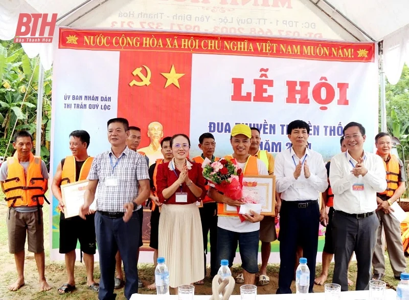 Về thị trấn Quý Lộc xem Lễ hội đua thuyền truyền thống trên sông Mã 