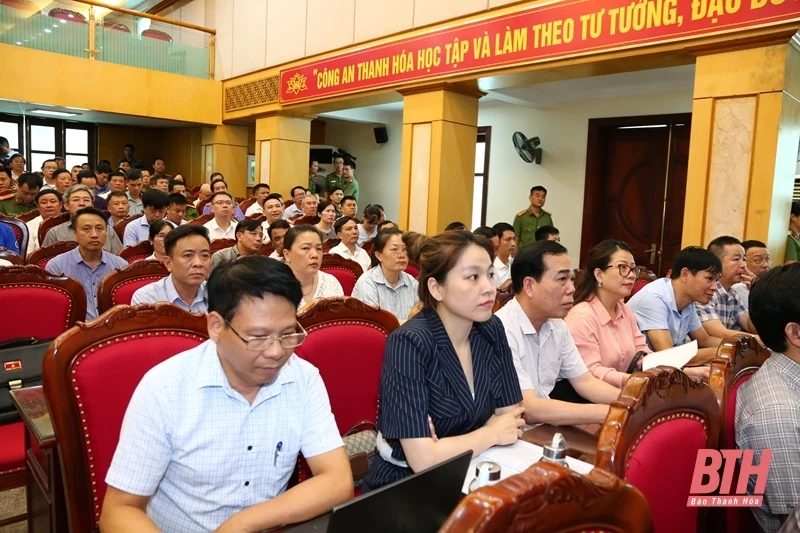 Tiếp tục đẩy mạnh phong trào toàn dân bảo vệ an ninh Tổ quốc trong cơ quan, doanh nghiệp, nhà trường