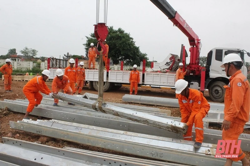 Thông tuyến toàn bộ đường dây 500kV mạch 3 từ Quảng Trạch (Quảng Bình) đến Phố Nối (Hưng Yên)