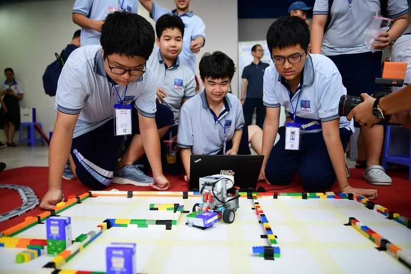 Vinamilk trao giải thưởng đặc biệt cho các tài năng chế tạo robot hướng đến phát triển bền vững tại Robotacon WRO 2024