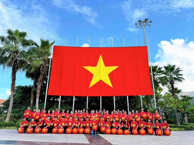 Nam đảo Phú Quốc rợp sắc cờ hoa mừng dang nhap m88