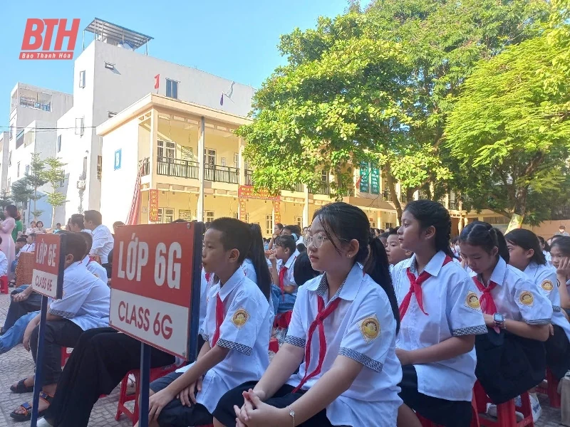 Hơn 900 nghìn học sinh Thanh Hóa hân hoan ngày tựu trường