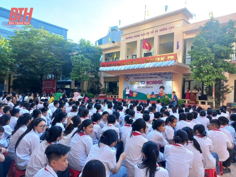 Hơn 900 nghìn học sinh Thanh Hóa hân hoan ngày tựu trường