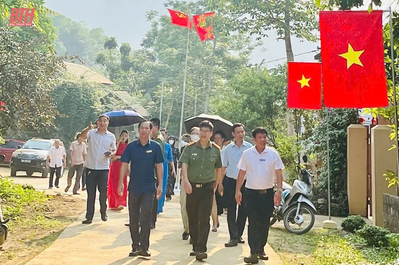 Huyện Cẩm Thủy triển khai mô hình “Đường cờ Tổ quốc”