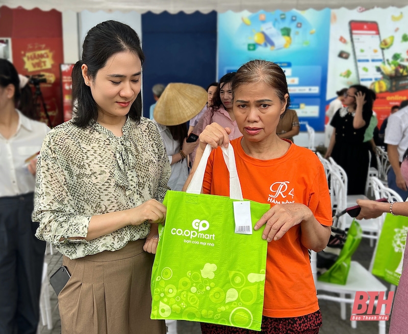 Phát động hạn chế sử dụng sản phẩm nhựa và túi ni lông khó phân huỷ