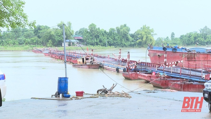 Giám đốc Công an tỉnh kiểm tra công tác phòng, chống bão số 3 tại khu vực cầu Phao Vồm và một số đơn vị Công an tỉnh