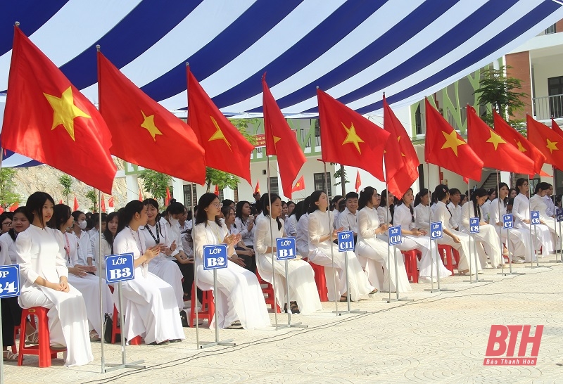 Trưởng Ban Tuyên giáo Tỉnh ủy Đào Xuân Yên dự lễ khai giảng năm học mới tại Trường THPT Hoàng Lê Kha