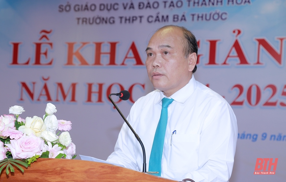 Phó Bí thư Tỉnh ủy Trịnh Tuấn Sinh dự lễ khai giảng năm học mới tại Trường THPT Cầm Bá Thước