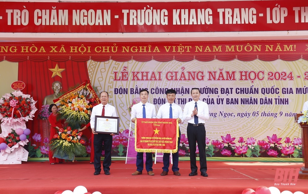 Chủ tịch UBND tỉnh Đỗ Minh Tuấn dự lễ khai giảng năm học 2024-2025 tại Trường THCS Hoằng Ngọc