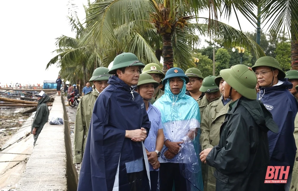 Chủ tịch UBND tỉnh Đỗ Minh Tuấn kiểm tra công tác ứng phó với bão số 3 tại huyện Hoằng Hóa và TP Sầm Sơn