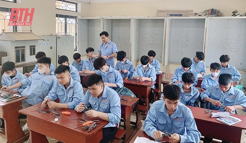 Nâng cao chất lượng nguồn nhân lực giáo dục nghề nghiệp phục vụ phát triển kinh tế - xã hội
