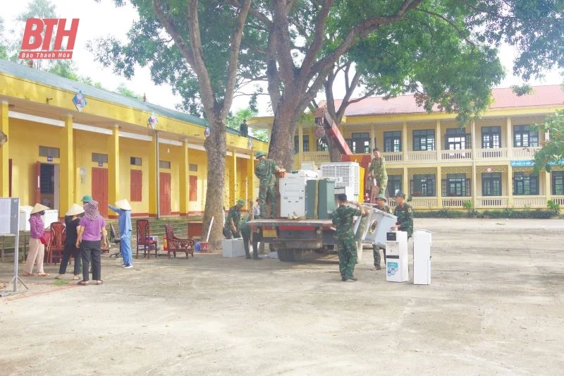 Trung đoàn 226 huy động lực lượng giúp dân phòng, chống bão số 3