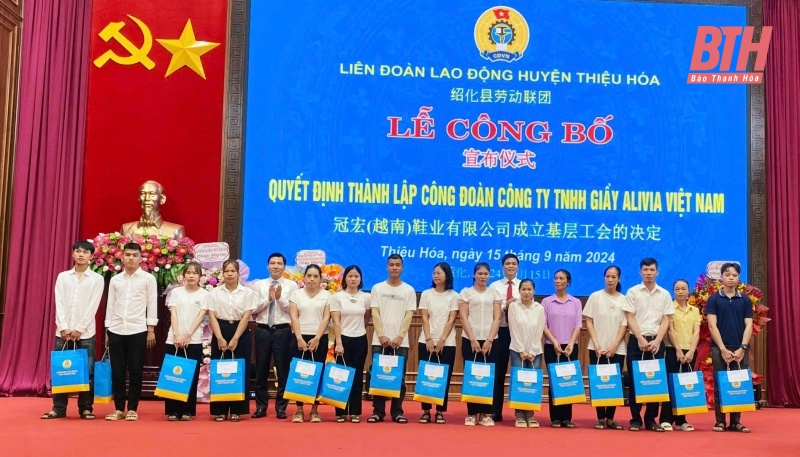 Công bố quyết định thành lập công đoàn Công ty TNHH Giầy Alivia Việt Nam