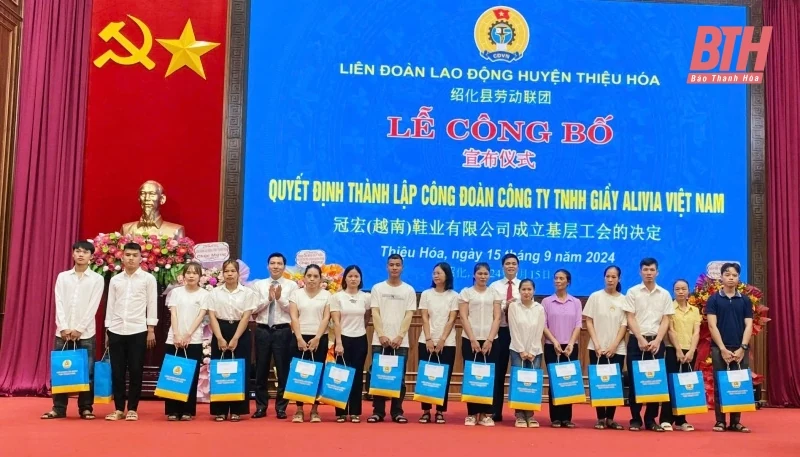 Công bố quyết định thành lập công đoàn Công ty TNHH Giầy Alivia Việt Nam