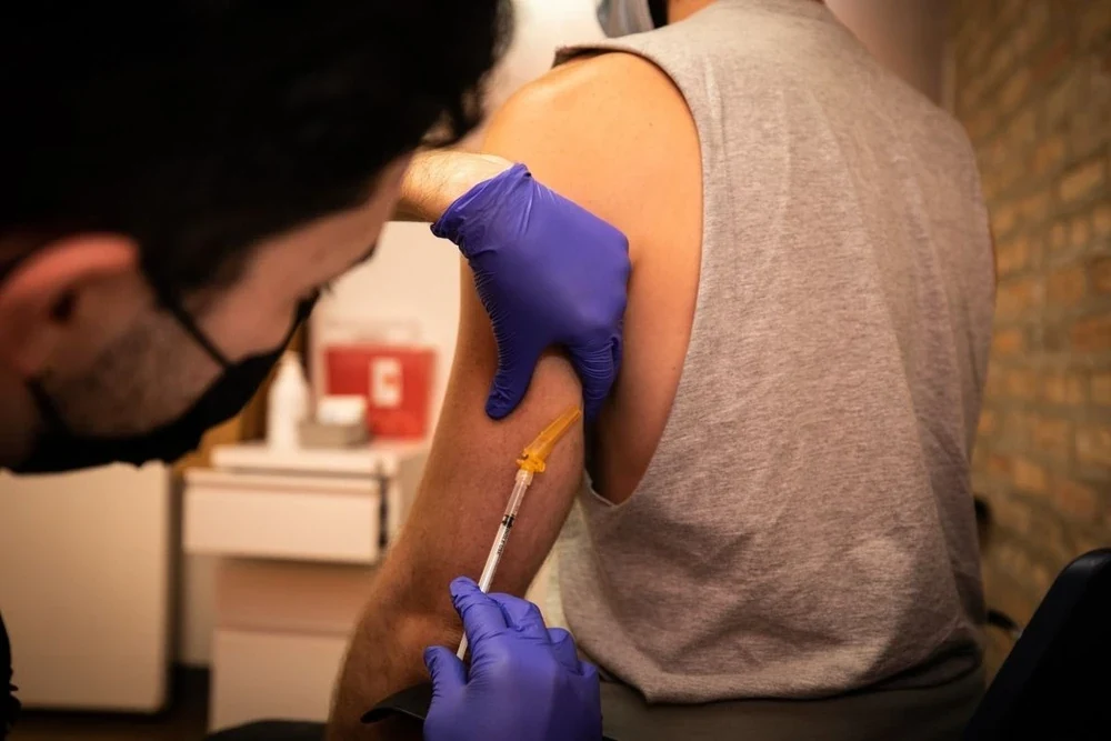 Trung Quốc phê duyệt sử dụng lâm sàng vaccine phòng mpox bào chế trong nước