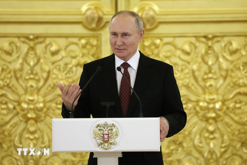Tổng thống Putin: Nga nên xem xét hạn chế xuất khẩu nguyên liệu thô chiến lược