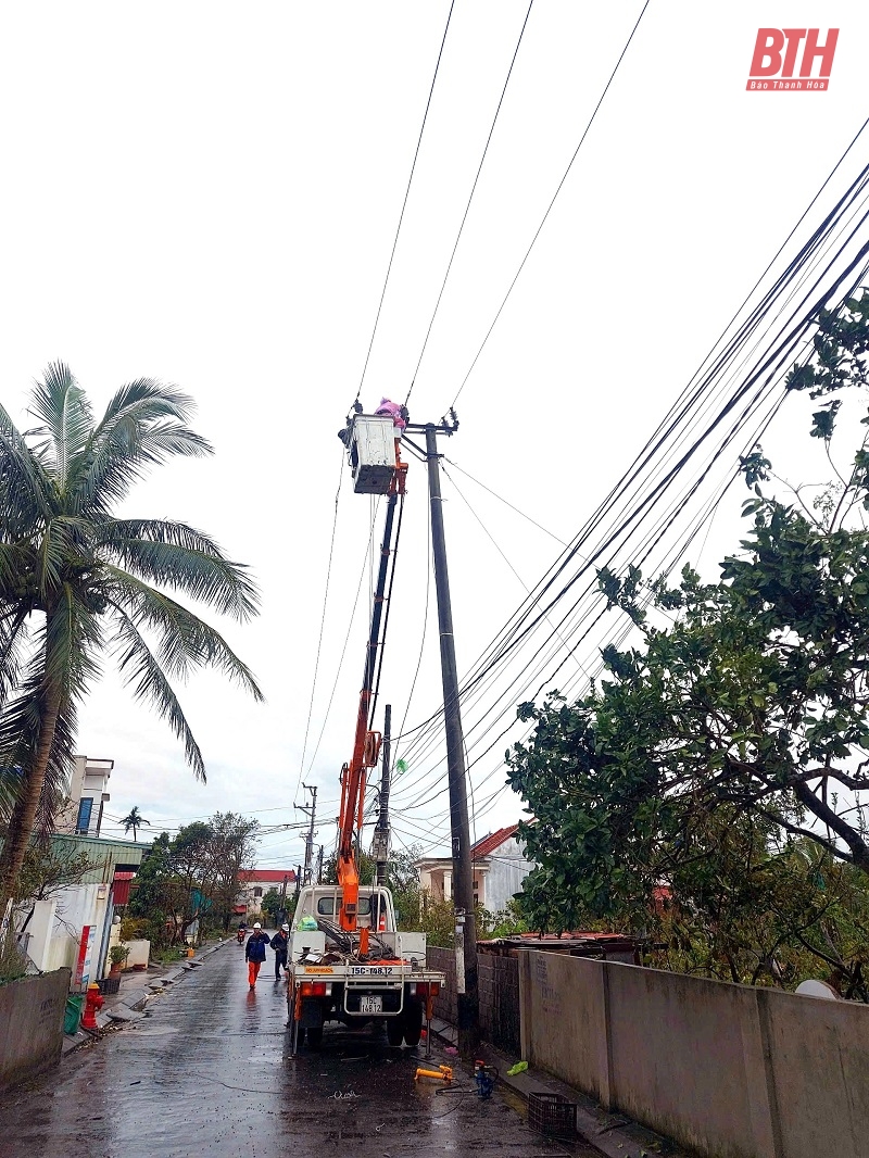 Công ty Điện lực Thanh Hóa tham gia hỗ trợ khắc phục hậu quả sau bão số 3 tại Quảng Ninh, Hải Phòng