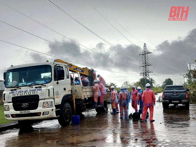 Công ty Điện lực Thanh Hóa tham gia hỗ trợ khắc phục hậu quả sau bão số 3 tại Quảng Ninh, Hải Phòng