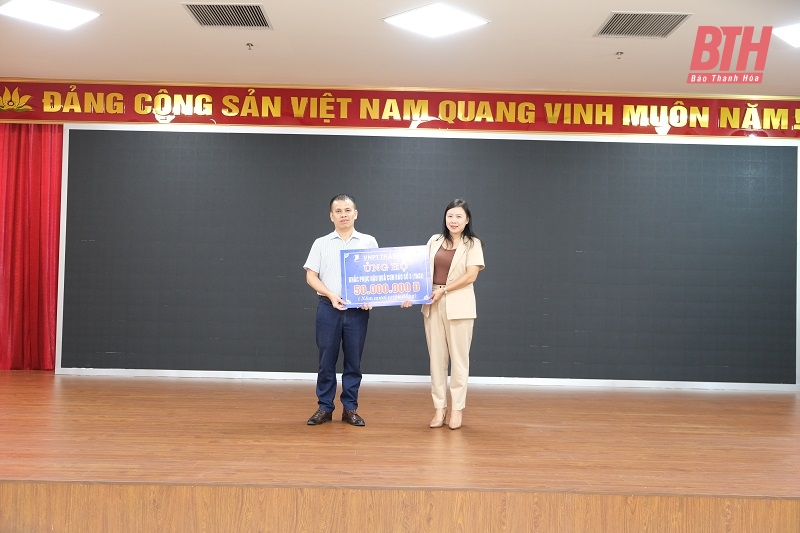 VNPT Thanh Hóa ủng hộ 300 triệu đồng hỗ trợ đồng bào vùng lũ