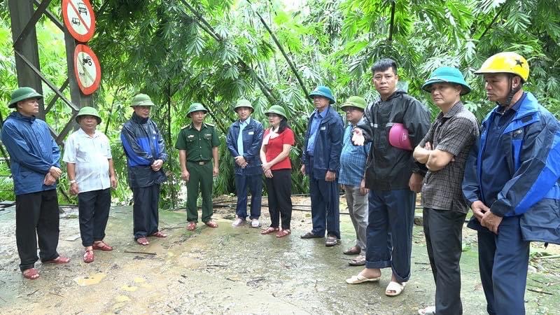 Quan Sơn tập trung khắc phục điểm sạt lở, sụt lún trên các tuyến giao thông