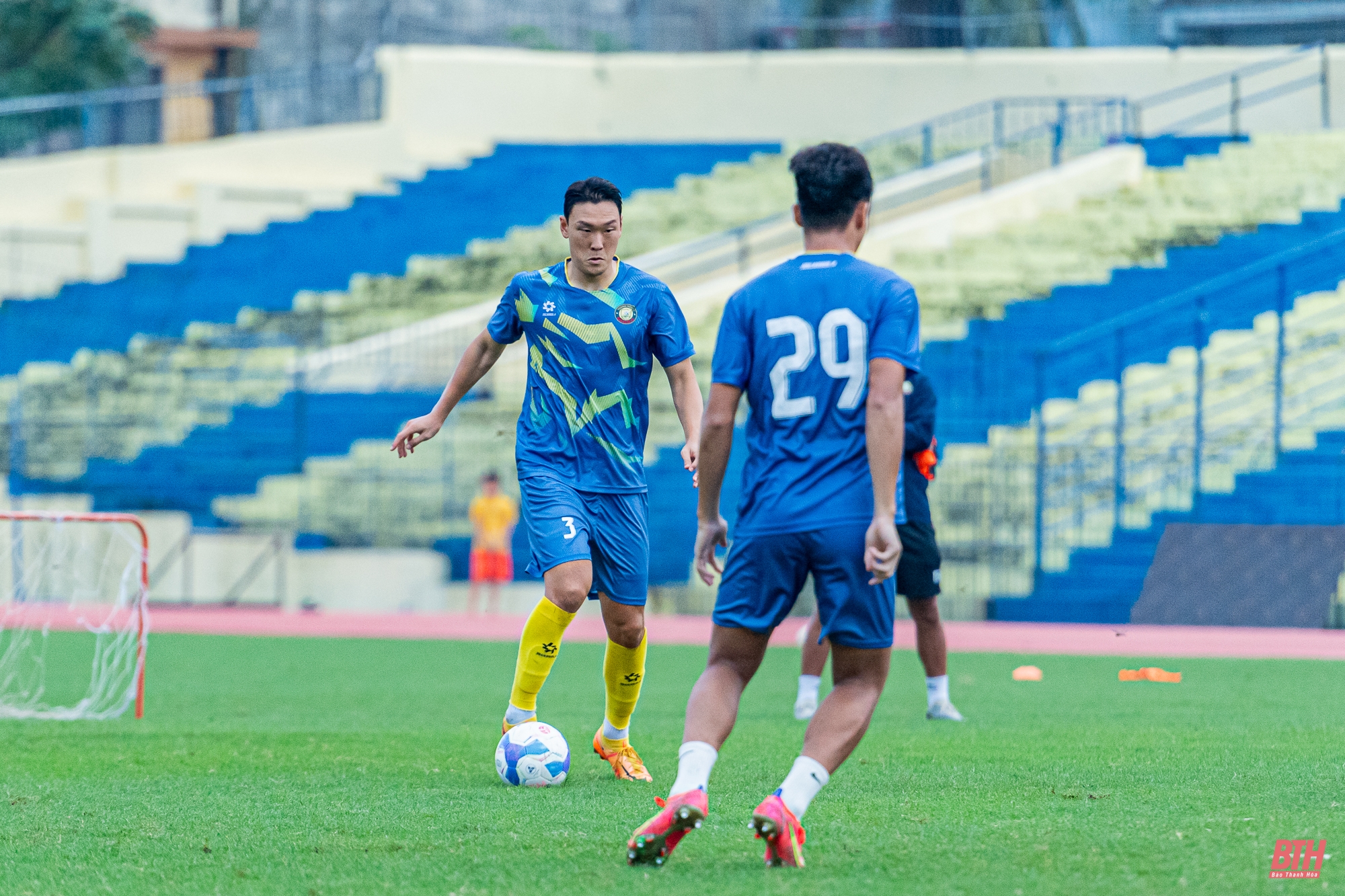 CLB Đông Á Thanh Hoá giữ tinh thần thoải mái trong buổi tập trước thềm V.League 2024/2025 khởi tranh