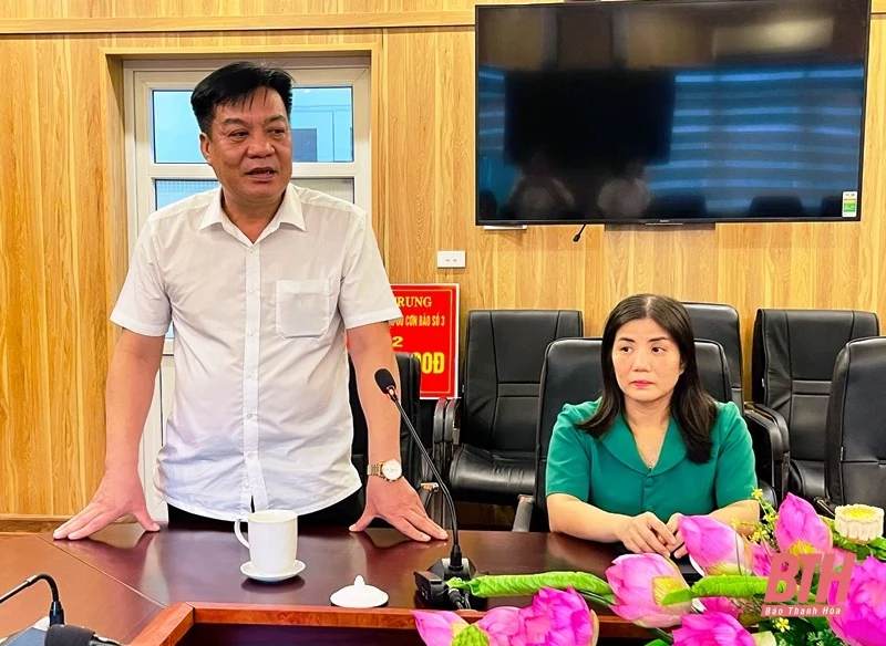 Huyện Hà Trung trao 1 tỷ đồng ủng hộ đồng bào phía Bắc bị thiệt hại do bão số 3