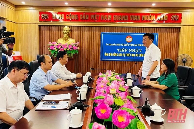 Huyện Hà Trung trao 1 tỷ đồng ủng hộ đồng bào phía Bắc bị thiệt hại do bão số 3
