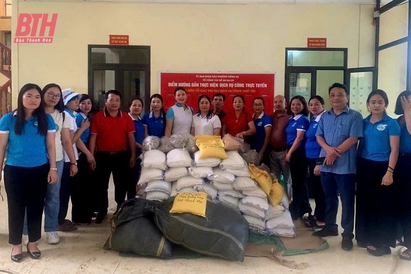 Hội LHPN thị xã Nghi Sơn và Quảng Xương trao hỗ trợ nhân dân các tỉnh Lào Cai, Yên Bái tổng trị giá gần 1,3 tỷ đồng