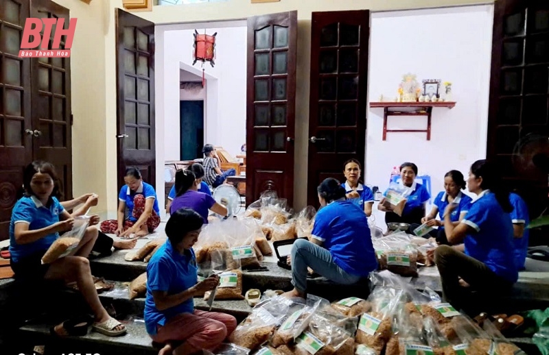 Hội LHPN thị xã Nghi Sơn và Quảng Xương trao hỗ trợ nhân dân các tỉnh Lào Cai, Yên Bái tổng trị giá gần 1,3 tỷ đồng