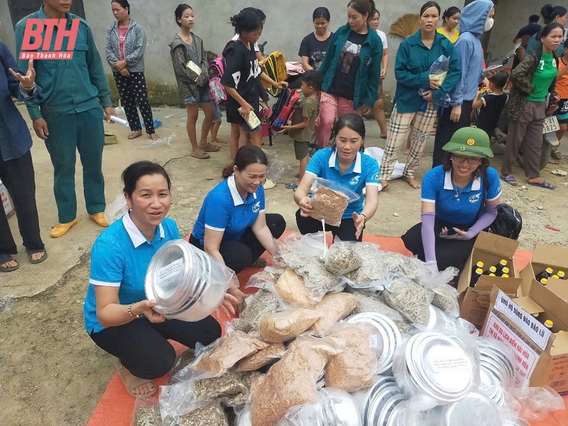 Hội LHPN thị xã Nghi Sơn và Quảng Xương trao hỗ trợ nhân dân các tỉnh Lào Cai, Yên Bái tổng trị giá gần 1,3 tỷ đồng
