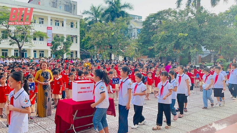 Trường Tiểu học Ba Đình quyên góp hơn 163 triệu đồng ủng hộ đồng bào vùng lũ