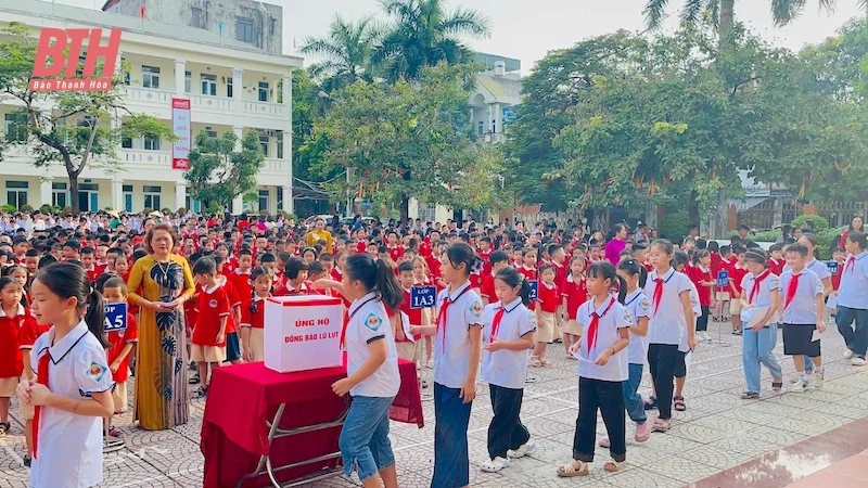 Trường Tiểu học Ba Đình quyên góp hơn 163 triệu đồng ủng hộ đồng bào vùng lũ