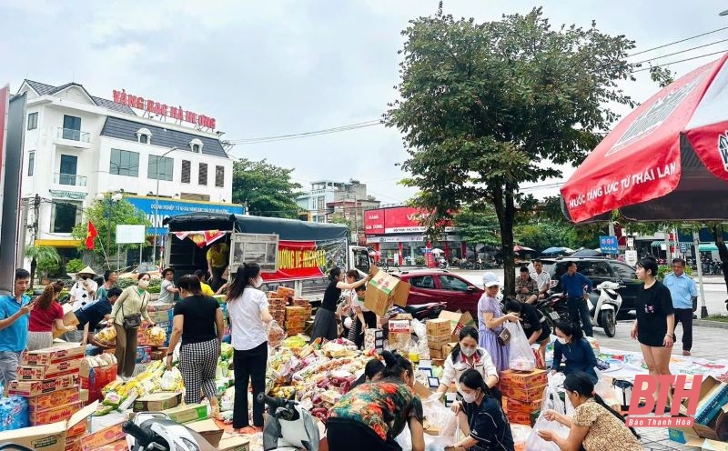 Thành phố Sầm Sơn tiếp nhận trên 3,78 tỷ đồng ủng hộ đồng bào bị thiệt hại do bão số 3