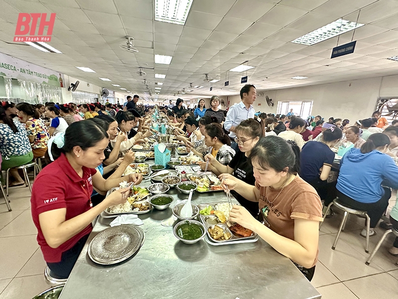 Bữa cơm công đoàn cảm ơn người lao động