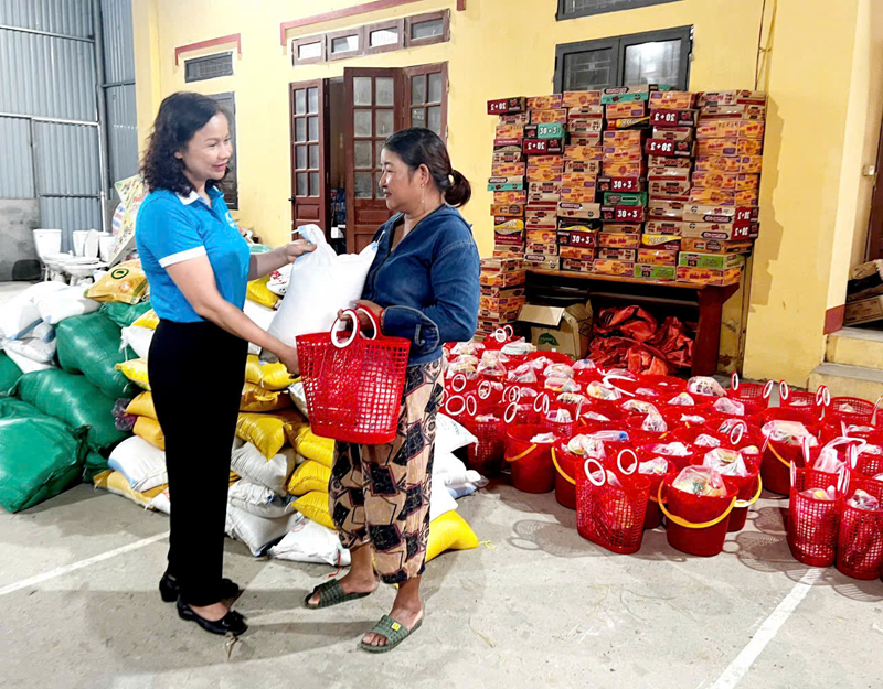 Hội LHPN TP Thanh Hoá vận động hỗ trợ Nhân dân tỉnh Yên Bái tái thiết cuộc sống sau bão Yagi