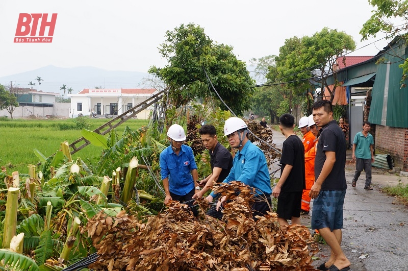 Chung sức, đồng lòng khắc phục sự cố để cấp điện trở lại cho Nhân dân các tỉnh phía Bắc