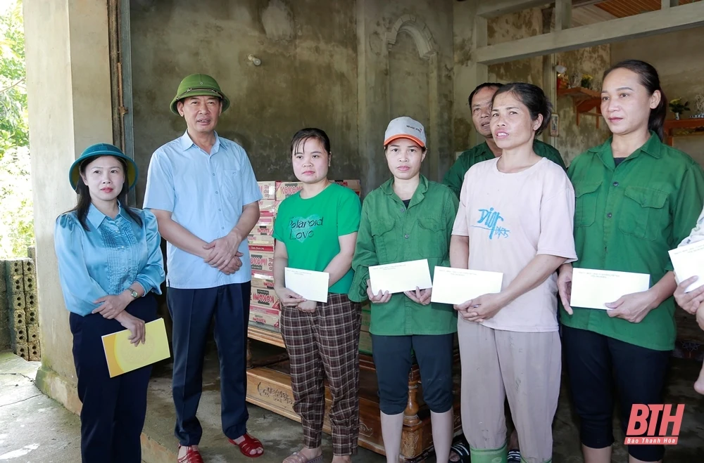 Phó Bí thư Tỉnh ủy Trịnh Tuấn Sinh kiểm tra công tác khắc phục mưa lũ tại Thường Xuân