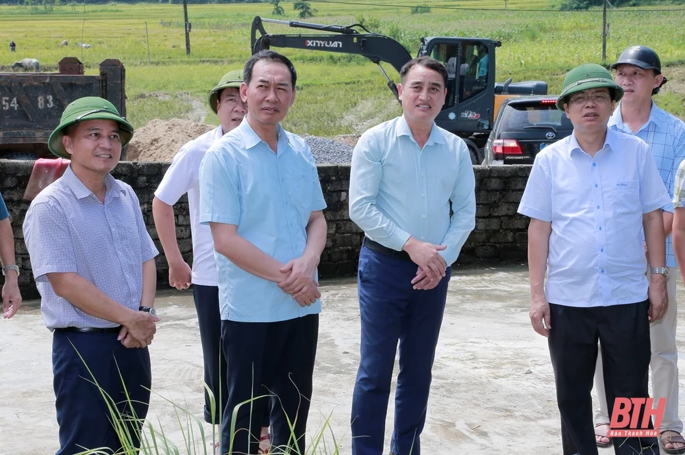 Phó Bí thư Tỉnh ủy Trịnh Tuấn Sinh kiểm tra công tác khắc phục mưa lũ tại Thường Xuân