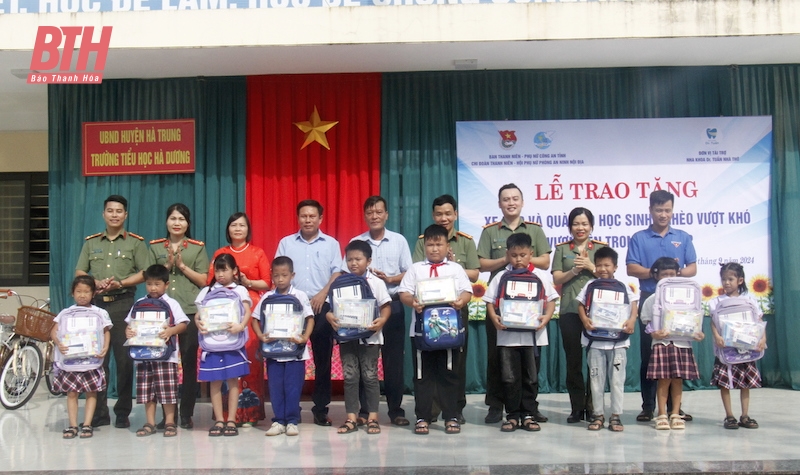 Trao tặng xe đạp cho vao m88 có hoàn cảnh khó khăn