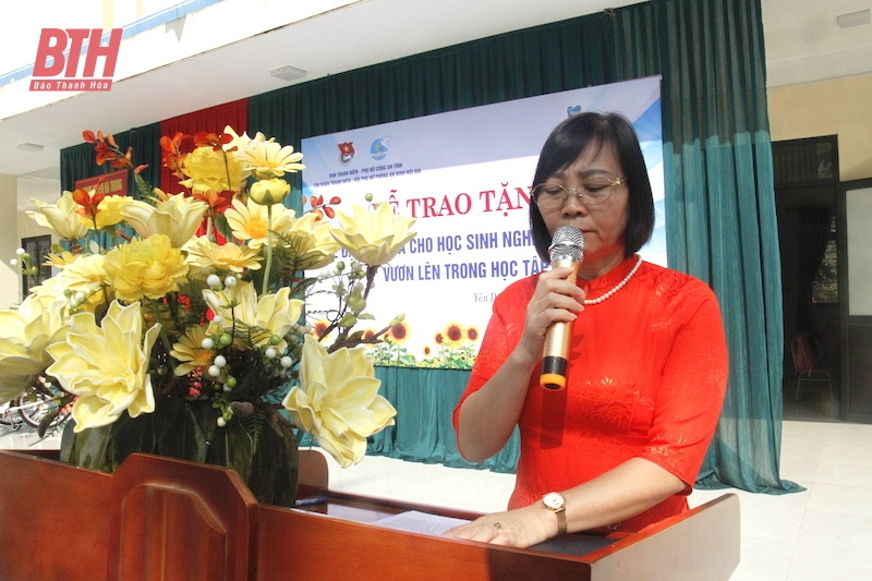 Trao tặng xe đạp cho vao m88 có hoàn cảnh khó khăn